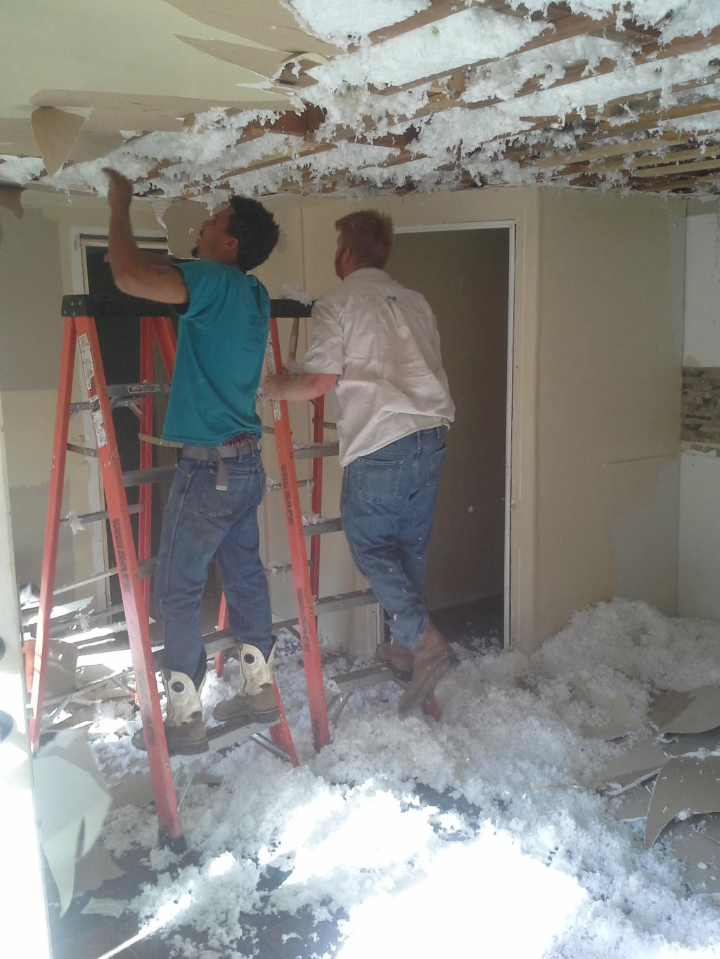 ¿Quieres llevar a cabo tus proyectos de derribos y demoliciones interiores de manera responsable? EcoServeis te ayuda